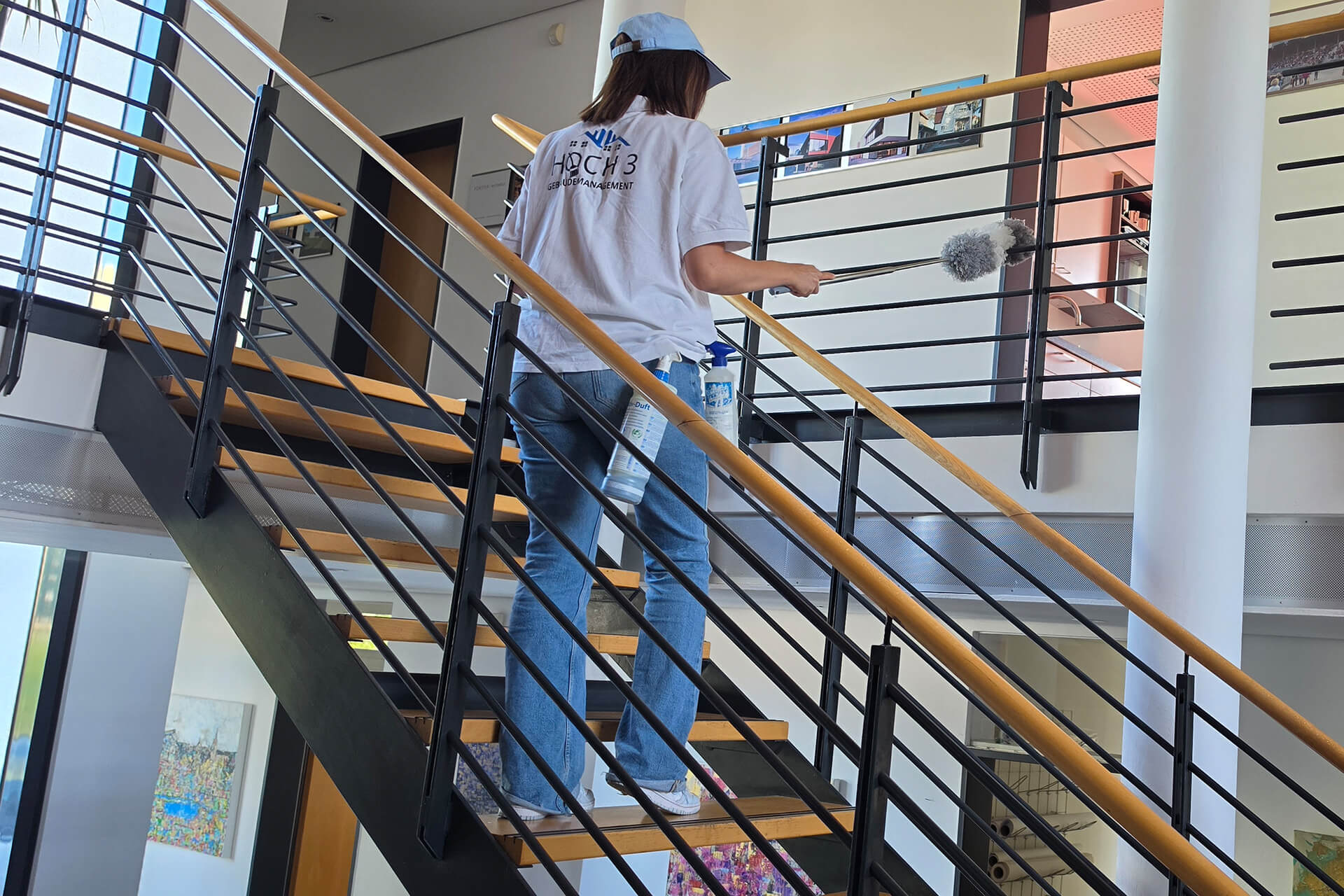 HOCH3 Gebäudemanagement Hannover Döhren, Unsere Leistungen (B2B), Treppenhausreinigung